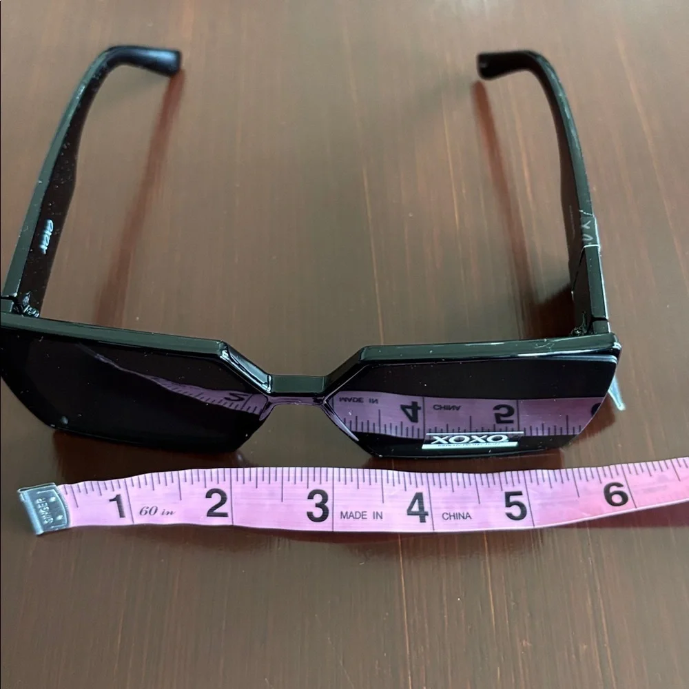 XOXO  100% UV protection,black geometric square frame,black lens